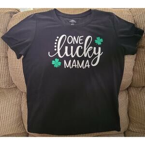 One Lucky Mama T-Shirt's, Medium (8/10)